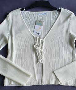 BNWT - A Beautiful Ivory Top - Read Carefully