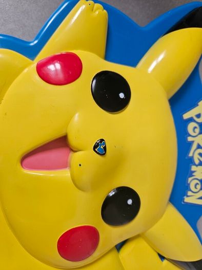 Vintage 1999 Pokemon Pikachu Nintendo Rose Art Plastic Carrying Case