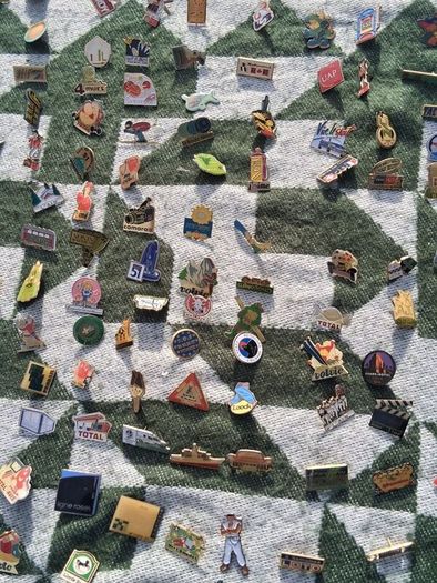 900 Vintage Enamel Pin Badges(rrp 1800-2500 euro)