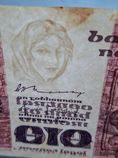 The Central Bank of Ireland. B Series 10 Pounds (1980)