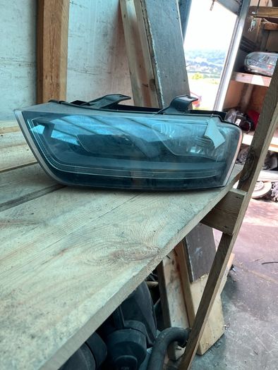 Audi Q3 headlight