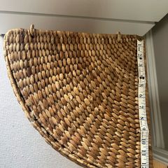 laundry basket (corner)