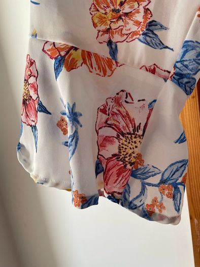 Ladies floral print lightweight top size 18 New without tags