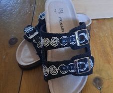 Primark Sandals.( New) ..size 3