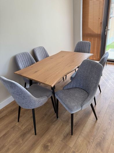 Extendable dining table with chairs on sale