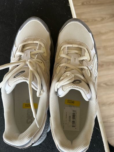 ASICS gel nyc cream/white UK10