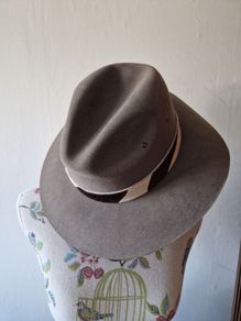 Hunter Velour Vintage Safari Hat