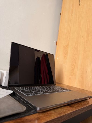 MacBook Pro 14 M2 2023 Mint Condition Model A2779