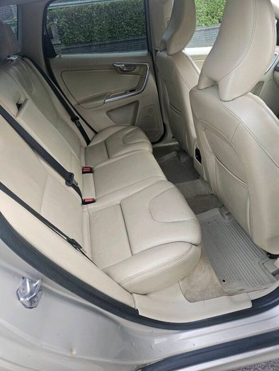 162 Volvo XC60 SE D4 Auto