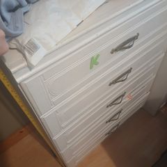 Chest of drawers