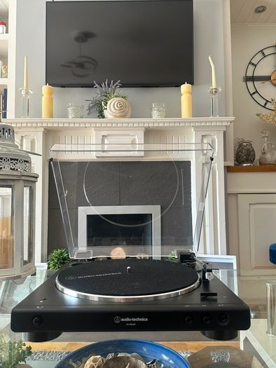 Audio Technica ATLP60XBT turntable