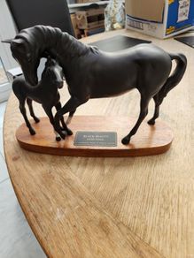 beswick Black beauty and fole