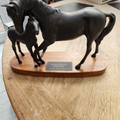 beswick Black beauty and fole