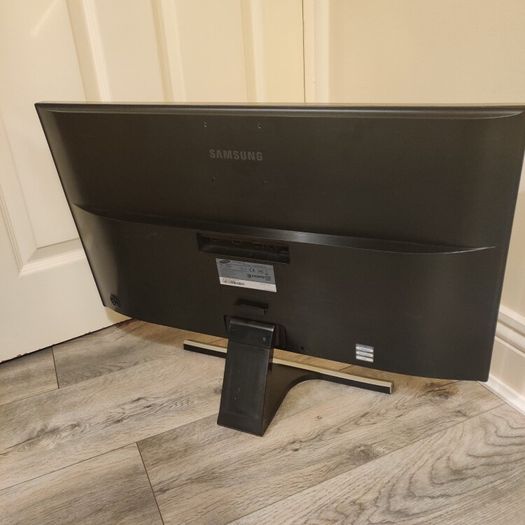 2 monitors - Samsung 4K 28" + Dell 24" cracked screen no charger