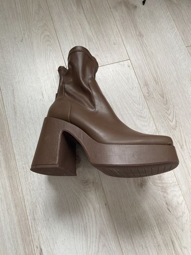 pull and bear Brown High heel Boot