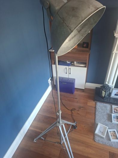floor lamp