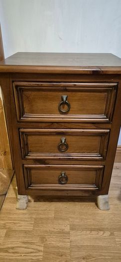 2 Chest of Drawers and 2 matching Lockers