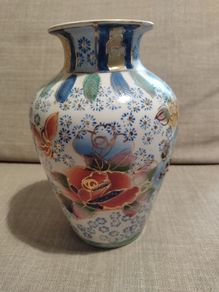 Vintage ceramic Chinese/Japanese vase