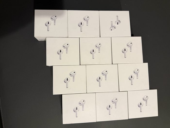 Airpod pro 3rd Generation 2025 (IRISH STOCK) Brand New Sealed 1 year Apple Warranty RECEIPT .