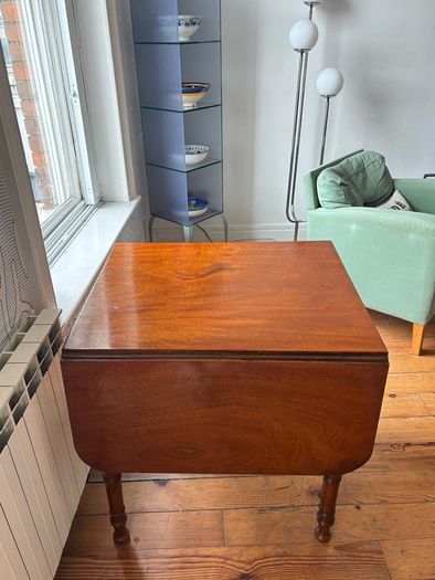 Antique Victorian drop-leaf table