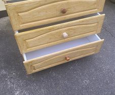 chest of drawers