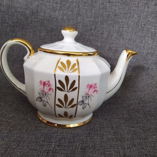 1960s Price & Kensington teapot