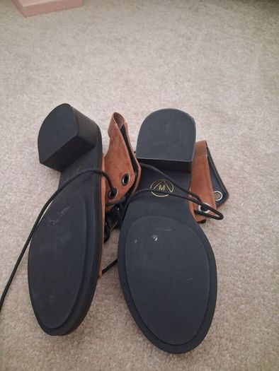 Ladies shoes