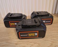 Dewalt battery 5ah McLaren