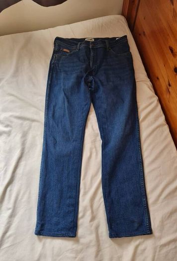 wrangler texas jeans Size 34/32 zip fly in excellent condition