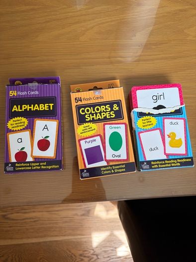 Melissa & Doug tabletop easel & flashcards