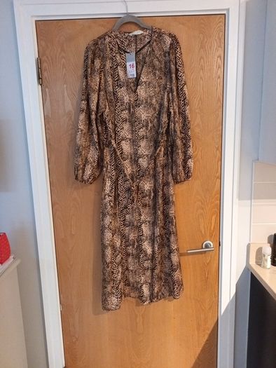 Primark  Dress With Self Tie Belt.  S.16 B.N.W.T.