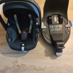 Maxi-Cosi Pebble 360 Car Seat and base