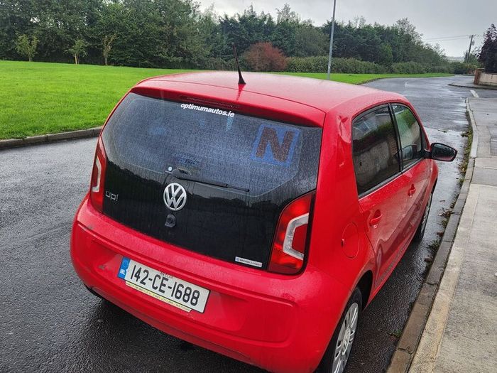Volkswagen up! 2014