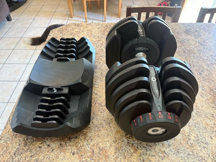 Selectable Dumbbell 1 X 2.5-40kg Operates Smoothly!