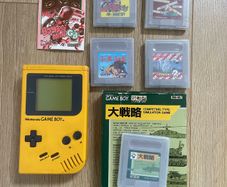 Nintendo Gameboy Classic DMG-001 Yellow + Bomber Man + Other Games
