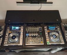 Pioneer CDJ-2000 Nexus Limited + DJM-900 Nexus Limited + Gorilla Flight Case