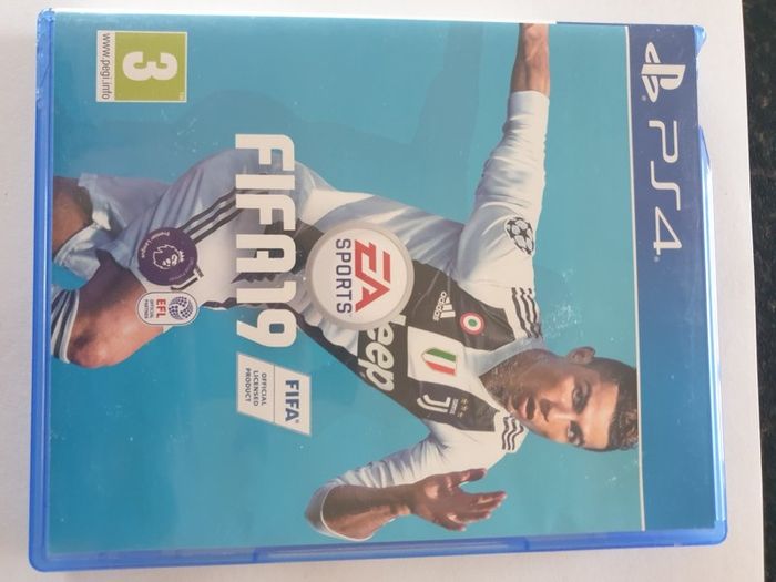Fifa Bundle PS4 - Mint Condition