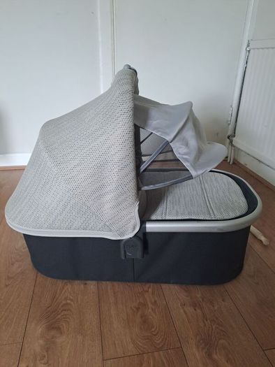 uppababy vista bassinet