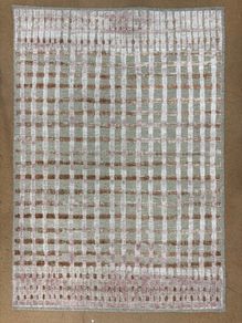Pink detail high/low rug