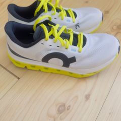 Women's Running Shoes On Running On Cloudflow 5