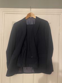 3 piece Mens navy suit.Uk size 38l jkt  36l waistcoat 32r trousers