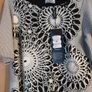 Anonymous  Ivory & Black  Textuured Border Shift Dress.   S. 14    B.N.W.T. Image 4