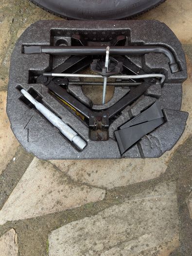 Jaguar XF (X250) Space Saver Wheel and Tools
