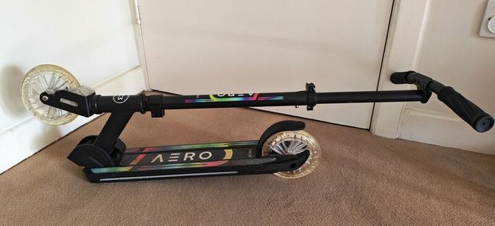 Kids scooter with lights