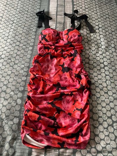 Size 8-10 Floral Bodycon dress