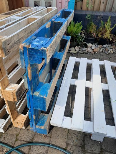 Wooden pallets 3e each 6 available might be used to build garden furniture etc