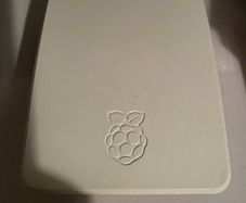 Raspberry Pi 4 Model 4RAM with offical case