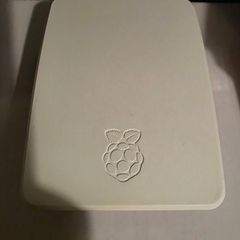 Raspberry Pi 4 Model 4RAM with offical case