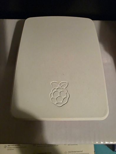 Raspberry Pi 4 Model 4RAM with offical case