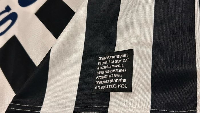 Gianluca Vialli Juventus tribute football jersey shirt 1995 1996 official retro